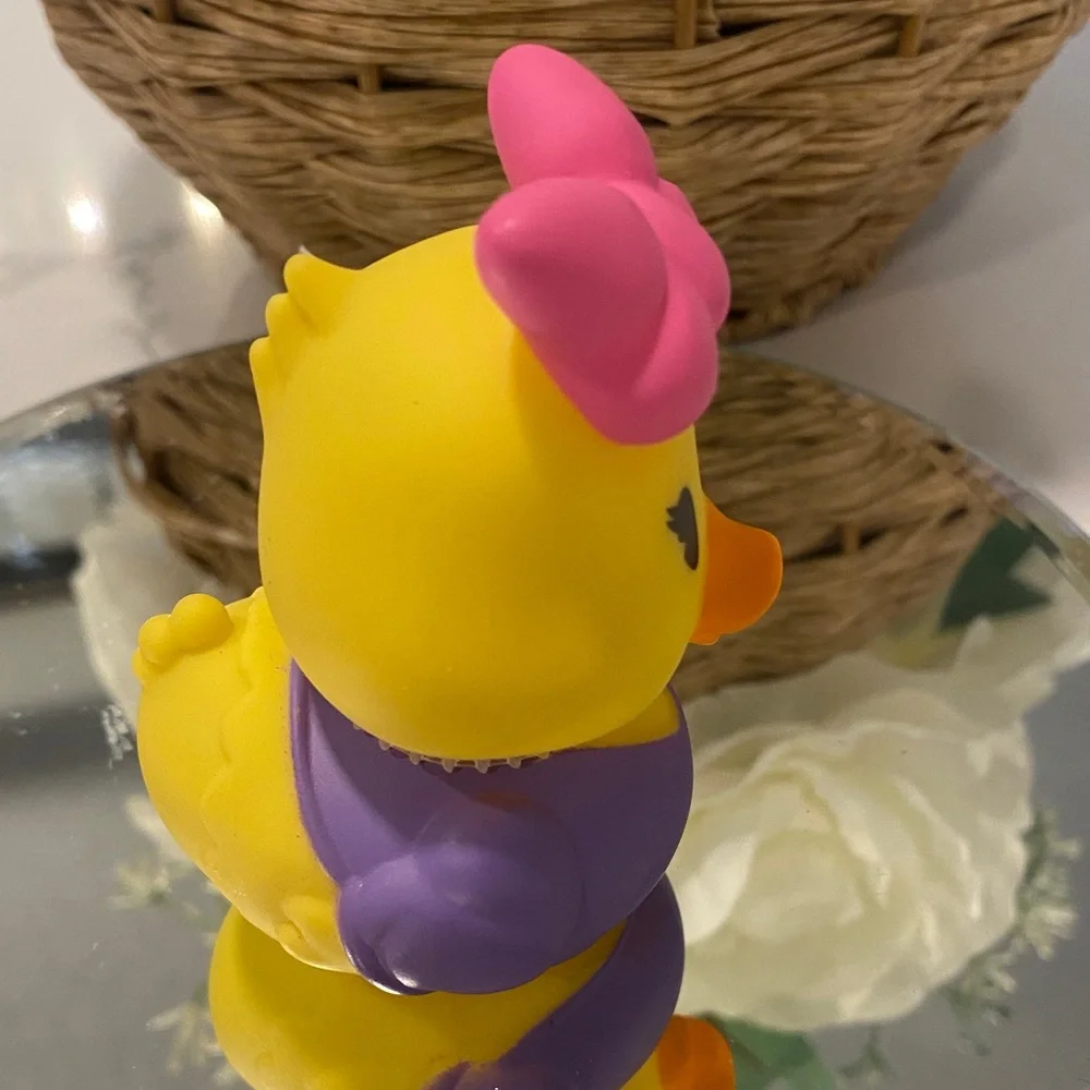 Disney Wet Brush with Daisy Duck Disney Duck - Picture 9 of 11